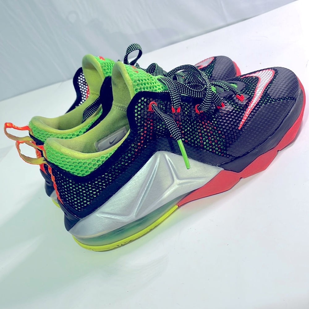 Nike LeBron 12 Low